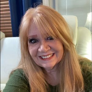 Meet your Posher, Deborah